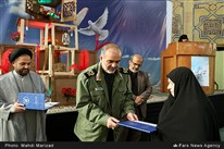 تقدیر از الهام چرخنده و مادران شهدا