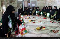 تقدیر از الهام چرخنده و مادران شهدا