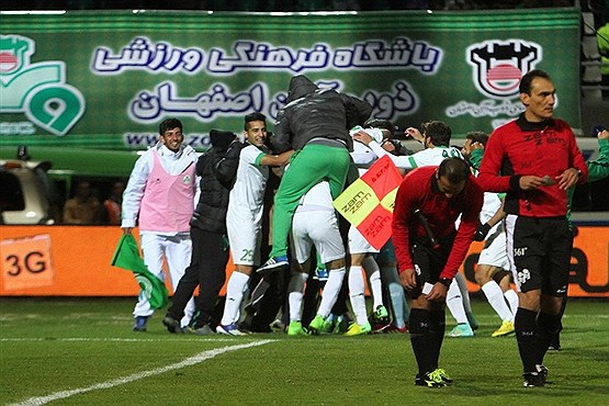 اشک های فروزان پس از شکست استقلال+تصاویر اشک های فروزان پس از شکست استقلال+تصاویر