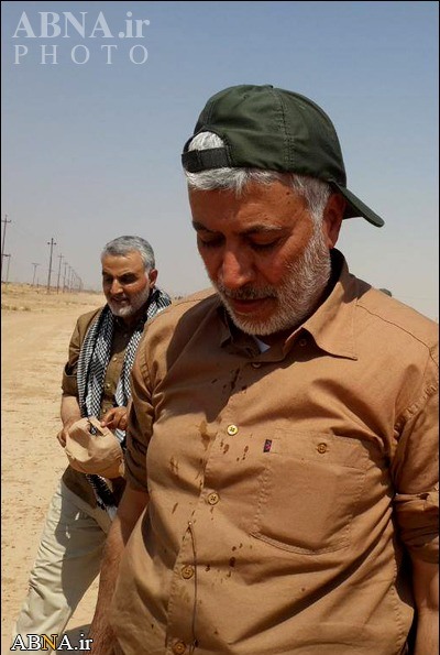 وضوی سردار سلیمانی در دیالی عراق+عکس وضوی سردار سلیمانی در دیالی عراق+عکس