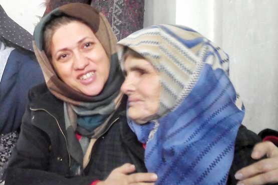 دیدار دختر گمشده با والدینش پس از 42 سال+عکس دیدار دختر گمشده با والدینش پس از 42 سال+عکس