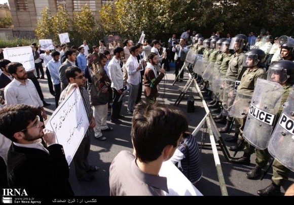 سخنان عجیب رضاصادقی در مورد تجاوز به دو نوجوان ایرانی! سخنان عجیب رضاصادقی در مورد تجاوز به دو نوجوان ایرانی!