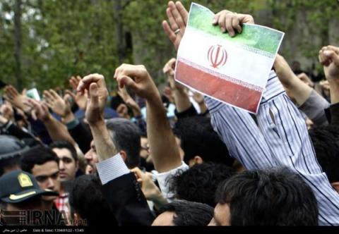 تجمع مردمی در مقابل سفارت عربستان +تصاویر