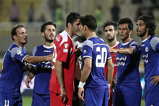 درگیری مدافع پرسپولیس با بازیکن استقلال +تصاویر درگیری مدافع پرسپولیس با بازیکن استقلال +تصاویر