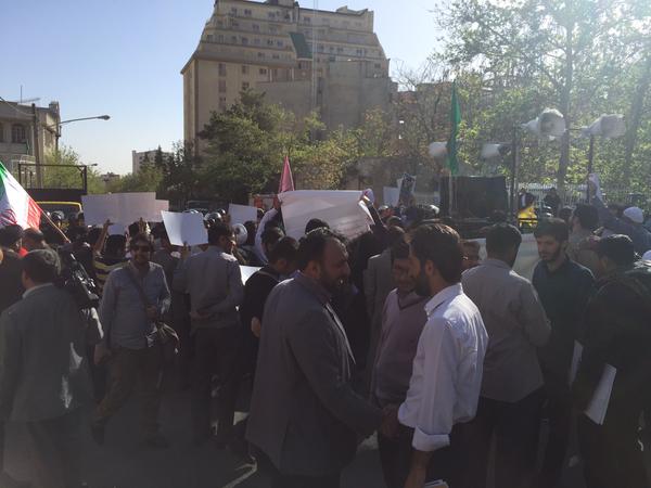 گزارش تجمع دانشجویان در مقابل سفارت عربستان گزارش تجمع دانشجویان در مقابل سفارت عربستان