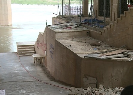هنرمندان عرب در قتلگاه سربازان عراقی + عکس هنرمندان عرب در قتلگاه سربازان عراقی + عکس