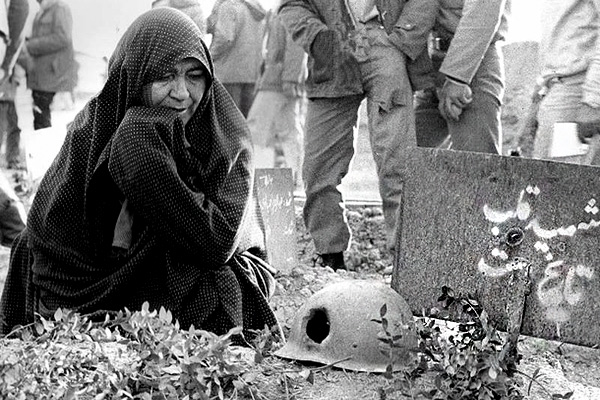 حاشیههای عیادت رهبر انقلاب از والدین شهدا حاشیههای عیادت رهبر انقلاب از والدین شهدا