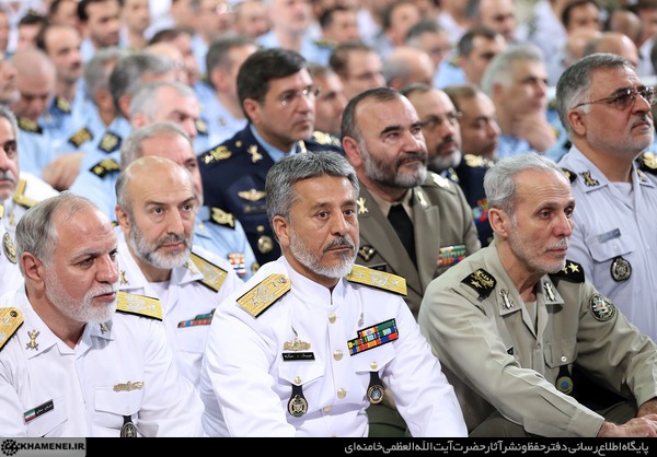 دیدار فرماندهان و کارکنان ارتش با فرمانده کل قوا/تصاویر