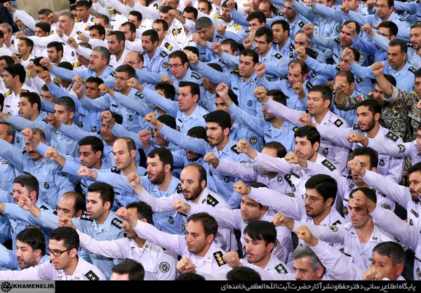 دیدار فرماندهان و کارکنان ارتش با فرمانده کل قوا/تصاویر