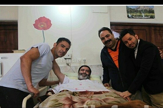 حضور مدافع خارجی پرسپولیس در آسایشگاه جانبازان حضور مدافع خارجی پرسپولیس در آسایشگاه جانبازان