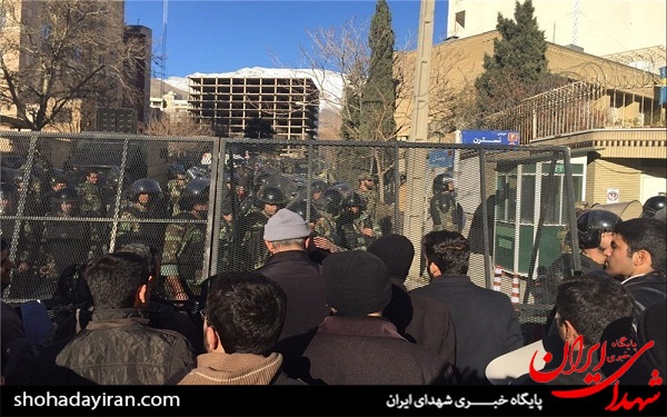 تجمع مردمی مقابل سفارت عربستان+ عکس تجمع مردمی مقابل سفارت عربستان+ عکس