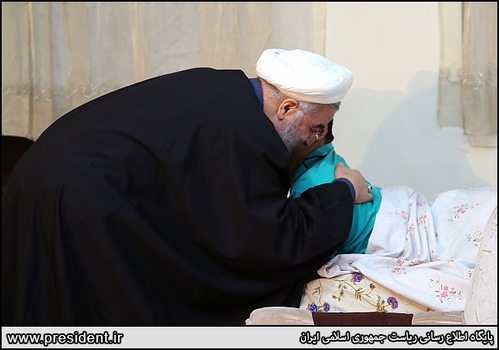 دیدار روحانی با جانباز آزادبخت +تصاویر دیدار روحانی با جانباز آزادبخت +تصاویر