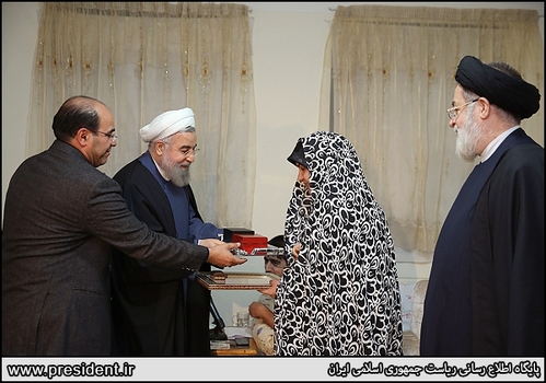 دیدار روحانی با جانباز آزادبخت +تصاویر دیدار روحانی با جانباز آزادبخت +تصاویر