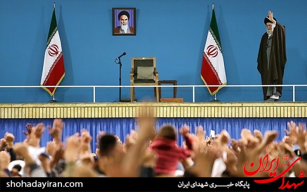 عکس/ دیدار پر شور مردم قم با امام خامنه ای