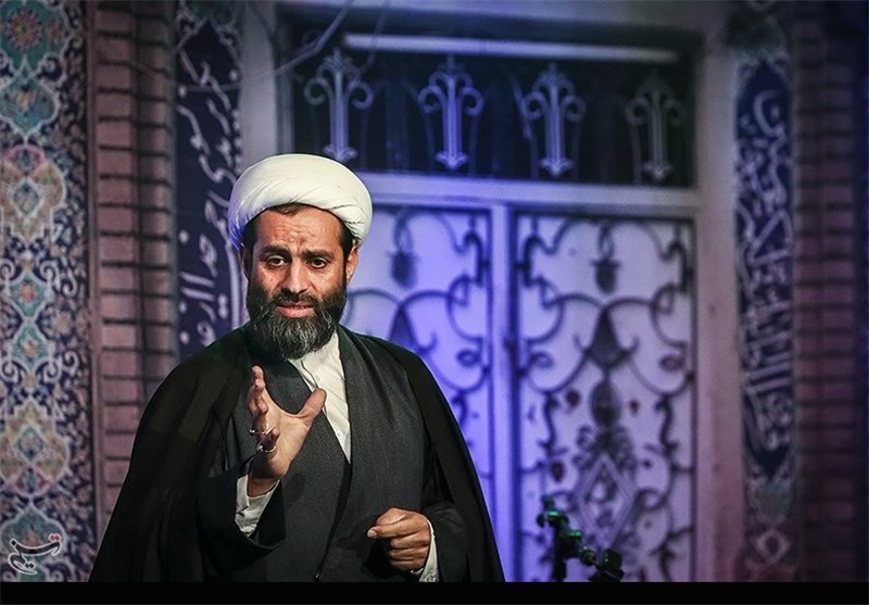 یادواره شهدای کربلای ۵ با تجلیل از فرزند سردار شهید همدانی برگزار شد یادواره شهدای کربلای ۵ با تجلیل از فرزند سردار شهید همدانی برگزار شد