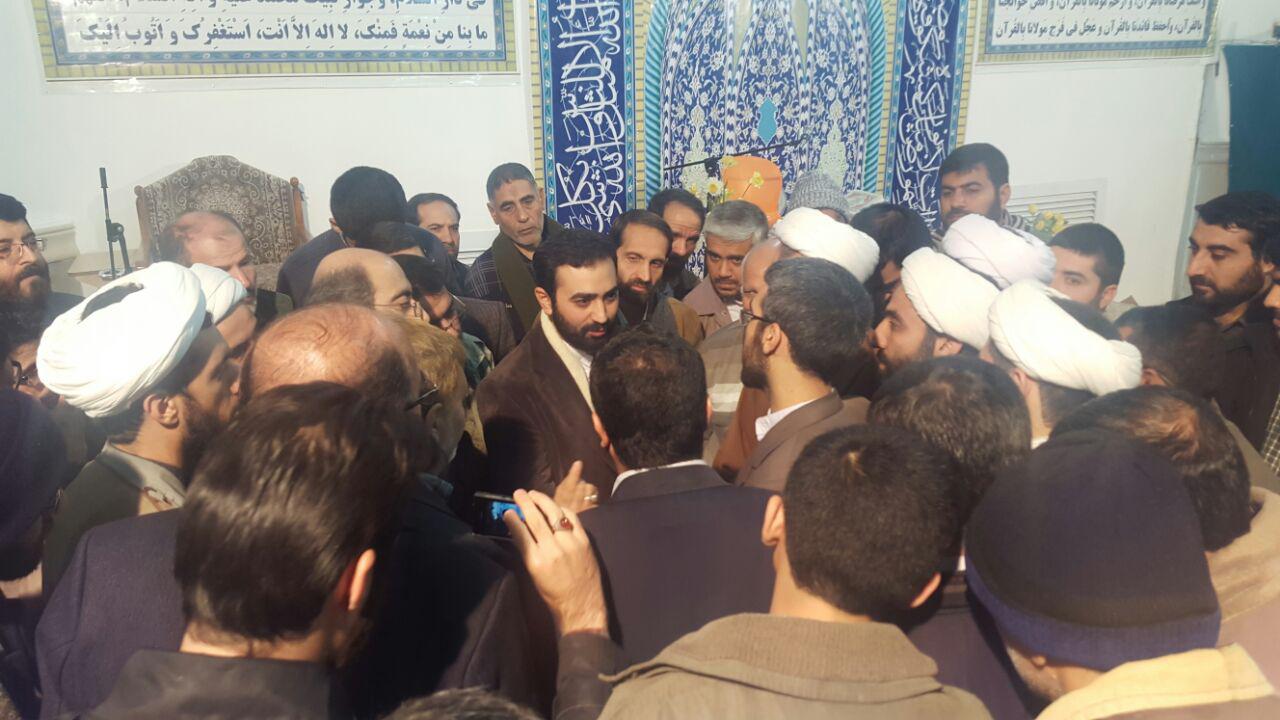 برخی دارند اصل انقلاب را قابل مذاکره میکنند برخی دارند اصل انقلاب را قابل مذاکره میکنند