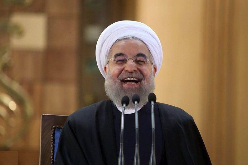 خنده جالب رئیس‌جمهور در کنفرانس خبری+عکس
