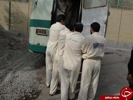 تعرض 4 جوان شیطانصفت به دختر سادهلوح!+تصاویر تعرض 4 جوان شیطانصفت به دختر سادهلوح!+تصاویر
