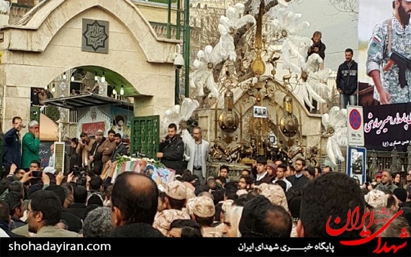 حضور مادر شهید دفاع مقدس در تشییع شهید مدافع حرم + عکس