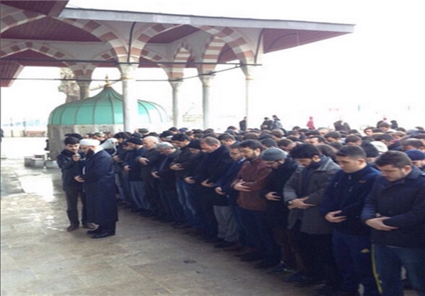 نماز میت غیابی برای زهران علوش در ترکیه!+عکس نماز میت غیابی برای زهران علوش در ترکیه!+عکس