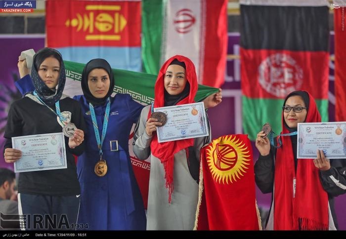 حجاب کونگفوکاران خارجی روی سکو + عکس حجاب کونگفوکاران خارجی روی سکو + عکس