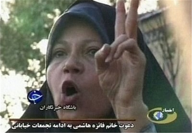پاسخ کرباسچی به سفر فائزه به آمریکا:تو بازجویی! پاسخ کرباسچی به سفر فائزه به آمریکا:تو بازجویی!