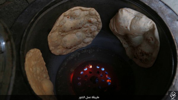 ادامه اقدامات تبلیغاتی مضحک داعش! + عکس
