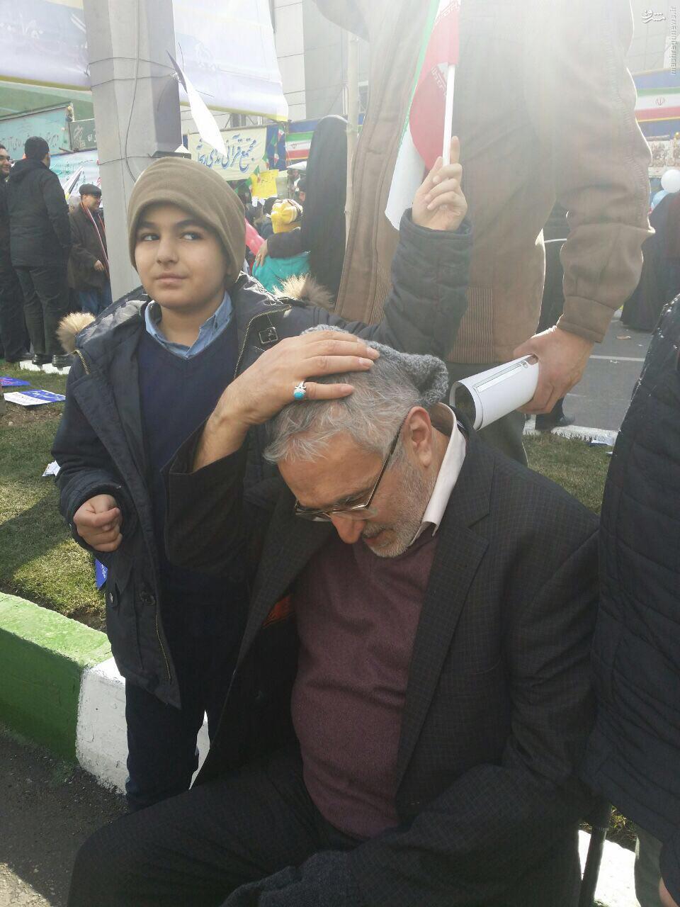 عکس/ حاج منصور در راهپیمایی 22 بهمن