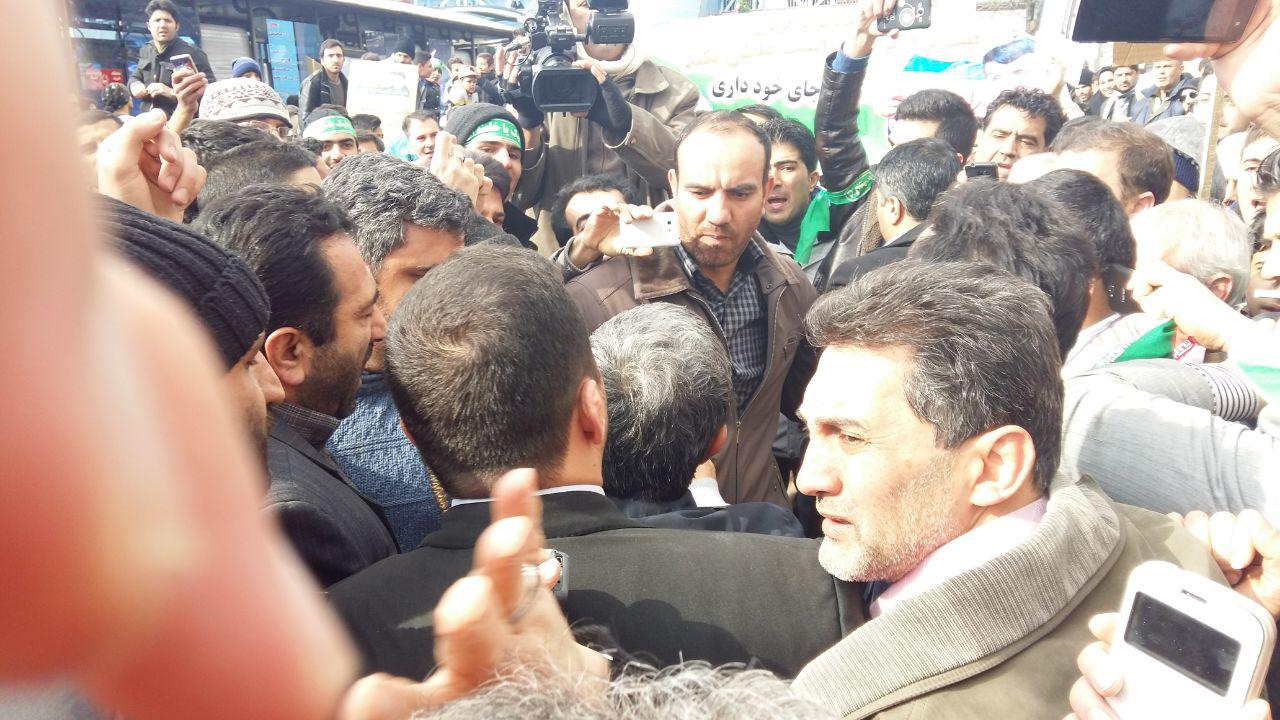 استقبال از احمدی‌نژاد در راهپیمایی 22 بهمن+تصاویر