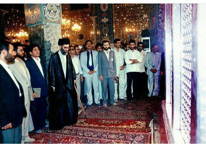 حضور مقام معظم رهبری در حرم حضرت زینب (س)/عکس
