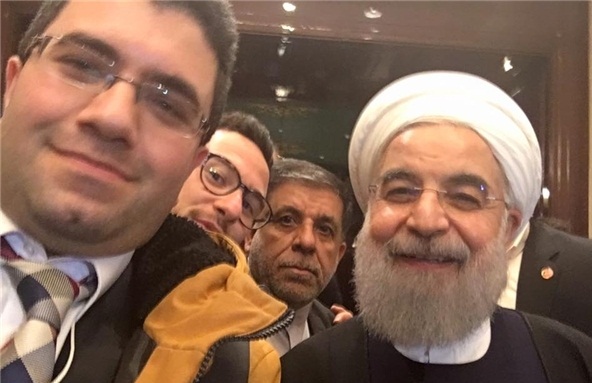 سلفی یک ضدانقلاب با روحانی +عکس سلفی یک ضدانقلاب با روحانی +عکس