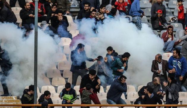 انفجار نارنجک در بین هواداران پرسپولیس+عکس انفجار نارنجک در بین هواداران پرسپولیس+عکس