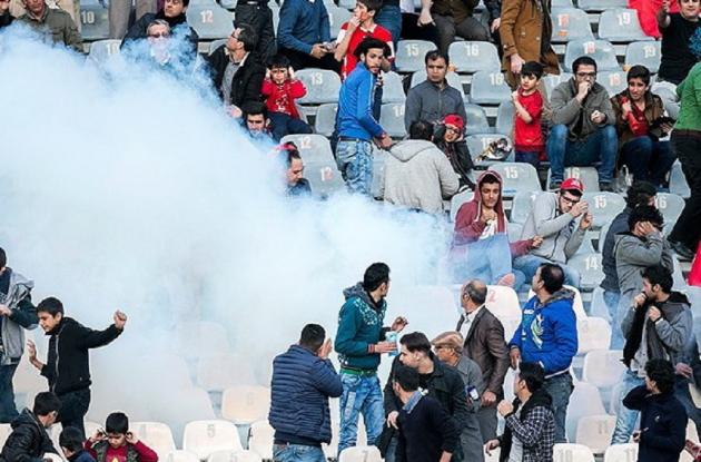 انفجار نارنجک در بین هواداران پرسپولیس+عکس انفجار نارنجک در بین هواداران پرسپولیس+عکس