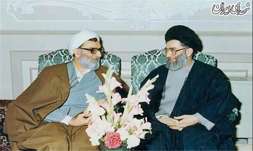 تصاویری از آیتالله واعظ طبسی در کنار رهبر انقلاب تصاویری از آیتالله واعظ طبسی در کنار رهبر انقلاب