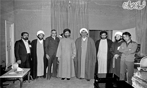 تصاویری از آیتالله واعظ طبسی در کنار رهبر انقلاب تصاویری از آیتالله واعظ طبسی در کنار رهبر انقلاب