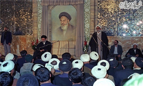 تصاویری از آیتالله واعظ طبسی در کنار رهبر انقلاب تصاویری از آیتالله واعظ طبسی در کنار رهبر انقلاب