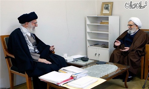 تصاویری از آیتالله واعظ طبسی در کنار رهبر انقلاب تصاویری از آیتالله واعظ طبسی در کنار رهبر انقلاب