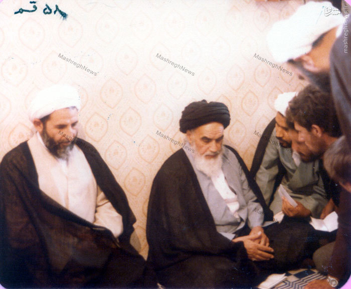 تصویری از آیت‌الله یزدی در کنار امام راحل(ره)+عکس