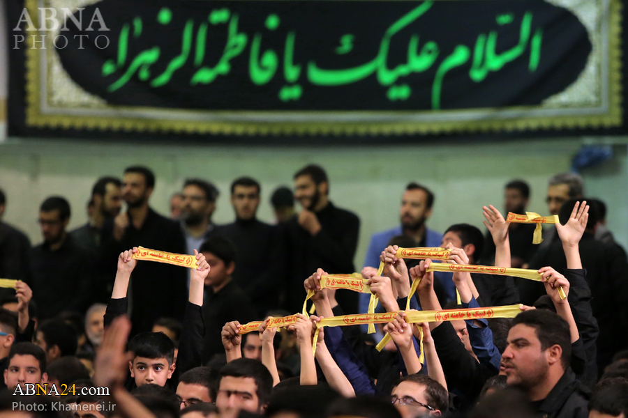 تصاویر/ مراسم عزاداری شام شهادت حضرت زهرا(س) با حضور رهبر انقلاب تصاویر/ مراسم عزاداری شام شهادت حضرت زهرا(س) با حضور رهبر انقلاب