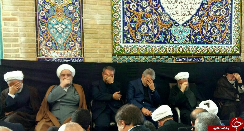 دولتمردان بر سر مزار والدین رئیس‌جمهور + تصاویر