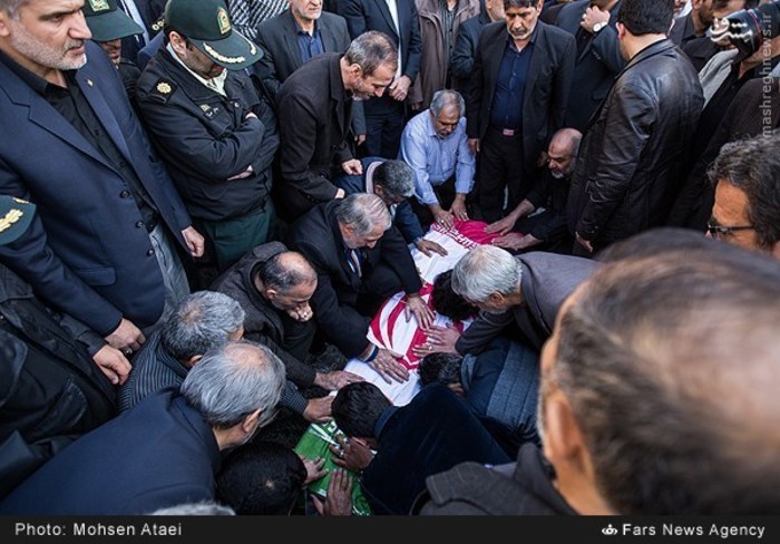 عکس/ تشییع سپاری جانباز شهید حسین نیکپور عکس/ تشییع سپاری جانباز شهید حسین نیکپور