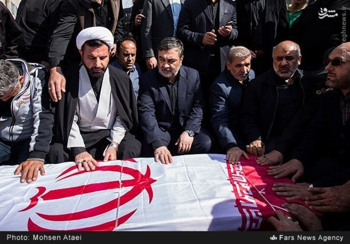 عکس/ تشییع سپاری جانباز شهید حسین نیکپور عکس/ تشییع سپاری جانباز شهید حسین نیکپور