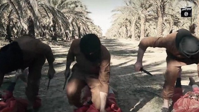 عکس/ داعش سه جوان اهل سنت را سر برید عکس/ داعش سه جوان اهل سنت را سر برید