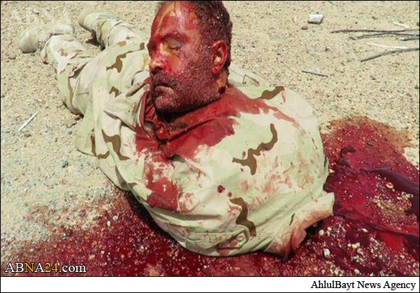 ذبح رزمنده نجفی به دست جلاد داعش + عکس ذبح رزمنده نجفی به دست جلاد داعش + عکس