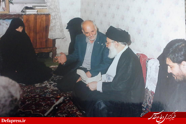 ماجرای دیدار رهبرانقلاب با خانواده شهیدان الهی ماجرای دیدار رهبرانقلاب با خانواده شهیدان الهی