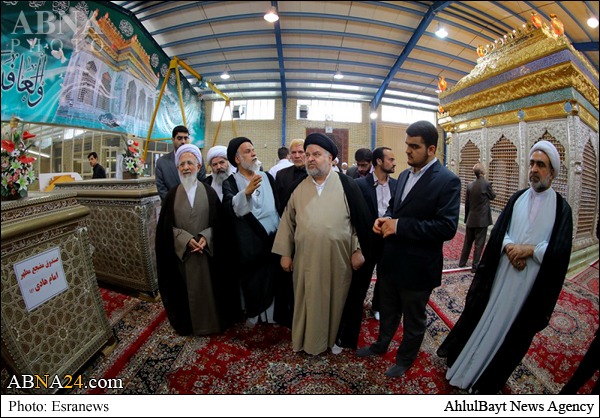 قلمزنی آیتالله جوادی در کارگاه ساخت ضریح+تصاویر قلمزنی آیتالله جوادی در کارگاه ساخت ضریح+تصاویر