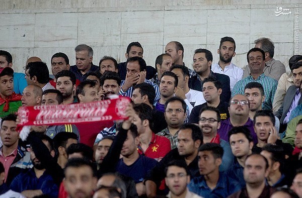 بازیکن مغضوب شاهد صعود پرسپولیس + عکس بازیکن مغضوب شاهد صعود پرسپولیس + عکس