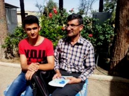 پدر و پسری که همکلاس شدند+عکس پدر و پسری که همکلاس شدند+عکس