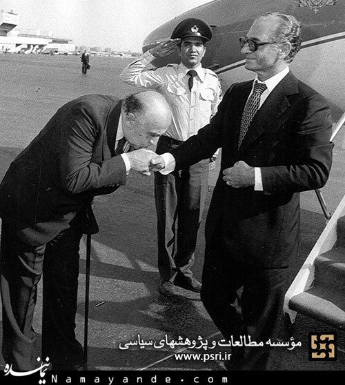 وزیری که آنقدر دست دیگران را بوسید تا بدبخت شد ! + عکس