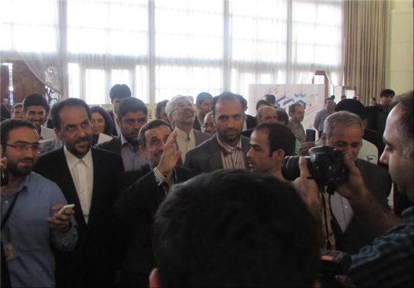 احمدی‌نژاد به مسابقات بین‌المللی قرآن آمد+عکس